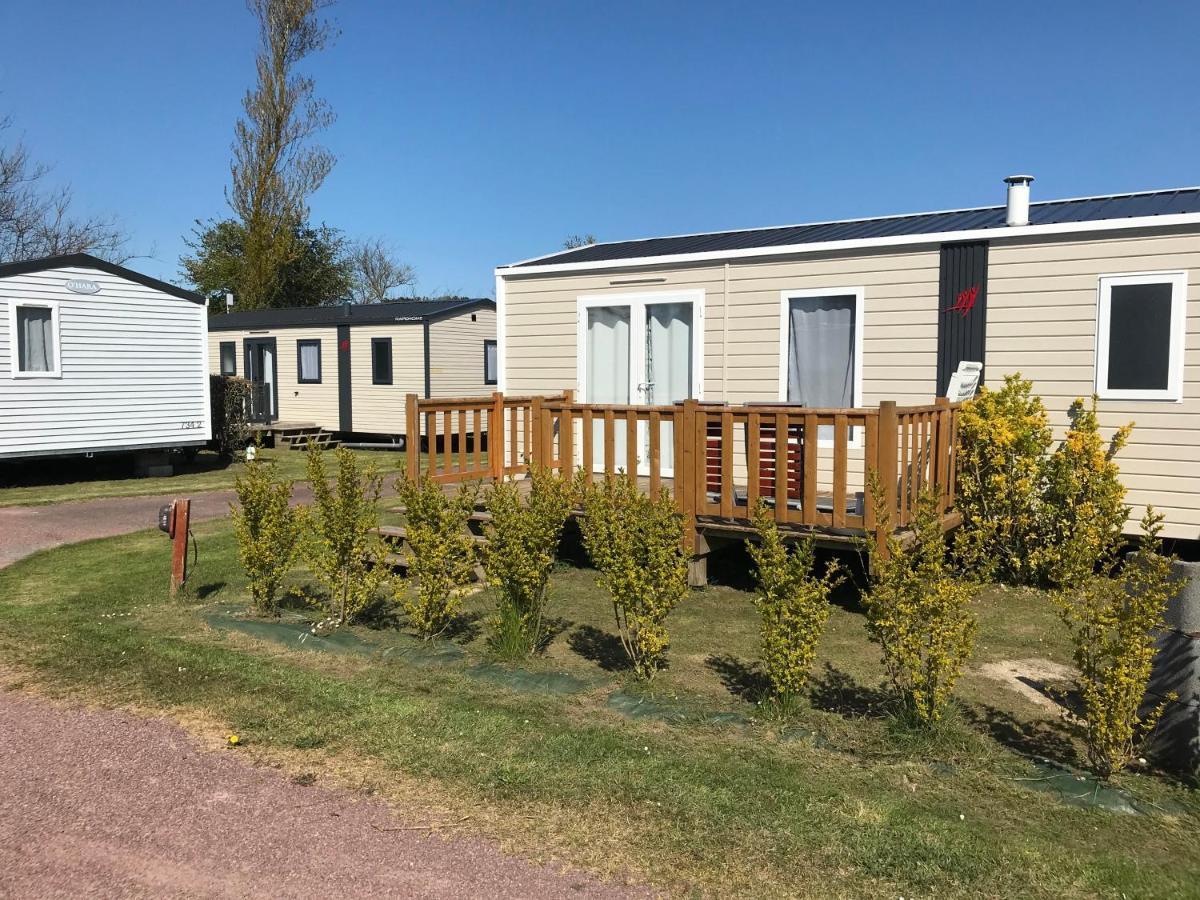 Camping Le Rivage Quettehou Exterior photo