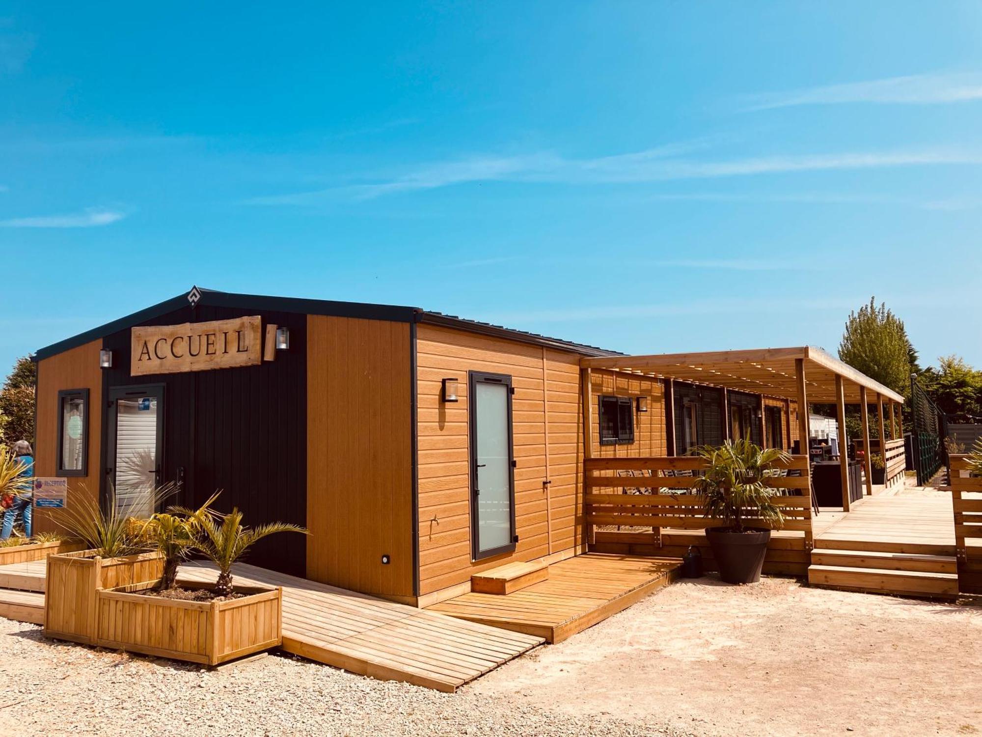 Camping Le Rivage Quettehou Exterior photo