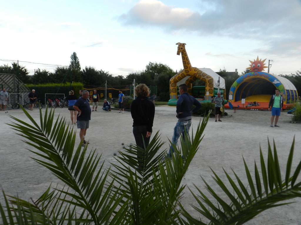 Camping Le Rivage Quettehou Exterior photo